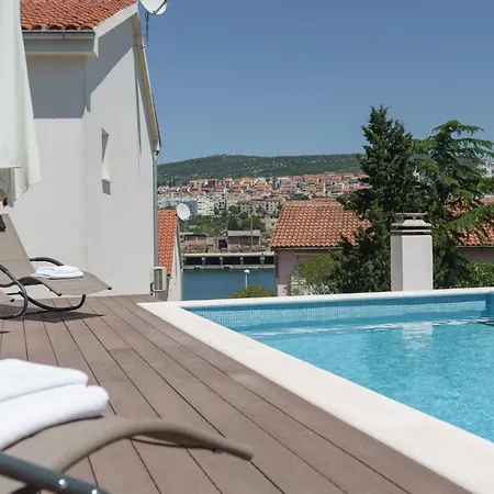Porta Villa Sibenik